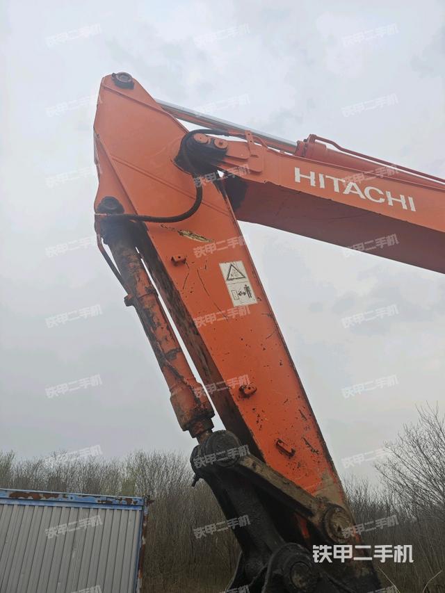 大臂根部?斜視(工作和回轉裝置) 大臂根部?斜視(工作和回轉裝置)