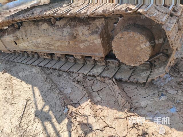 單側(cè)履帶整體（整機(jī)外觀）