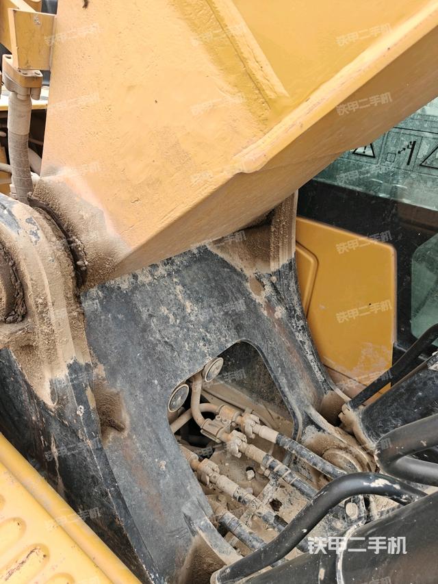 大臂根部?斜視(工作和回轉(zhuǎn)裝置) 大臂根部?斜視(工作和回轉(zhuǎn)裝置)