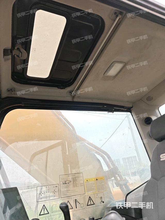 頂棚整體(駕駛室部分) 頂棚整體(駕駛室部分)