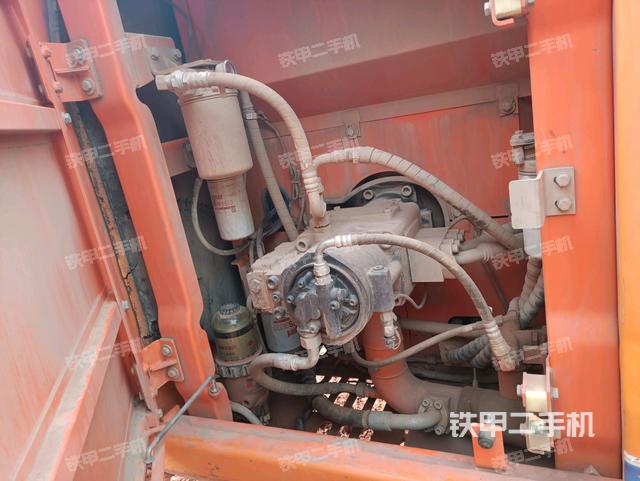 液壓泵室(大件艙室) 液壓泵室(大件艙室)
