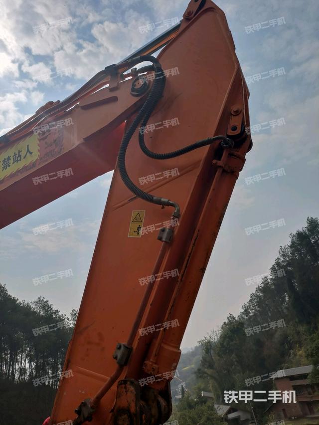 小臂整體右前(工作和回轉(zhuǎn)裝置) 小臂整體右前(工作和回轉(zhuǎn)裝置)