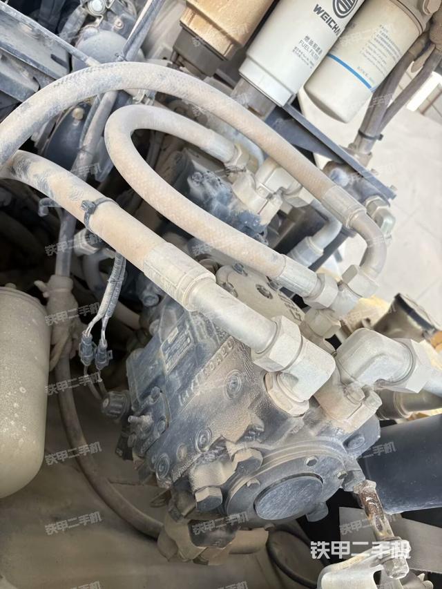 發(fā)動(dòng)機(jī)艙全景（壓路機(jī)發(fā)動(dòng)機(jī)艙）