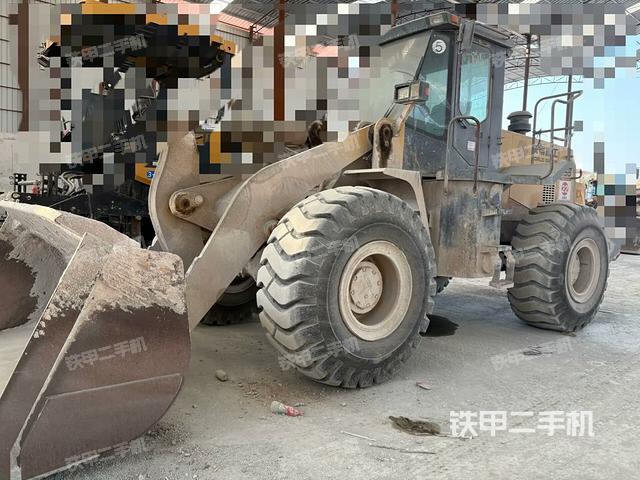 正后方(整機外觀) 正后方(整機外觀)