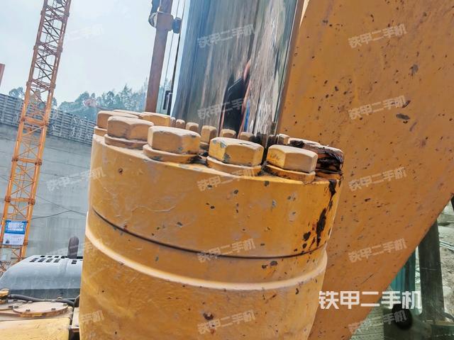 鏟斗右后整體(工作和回轉(zhuǎn)裝置) 鏟斗右后整體(工作和回轉(zhuǎn)裝置)