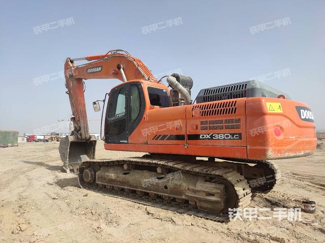 驾驶室整体（整机外观）