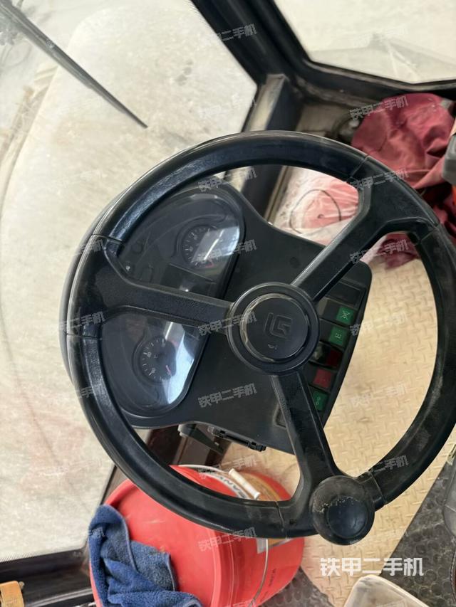 儀表盤全景（壓路機(jī)駕駛室）