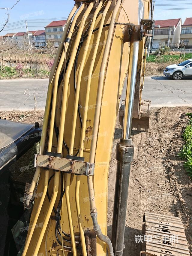 大臂背部俯視（工作和回轉(zhuǎn)裝置）