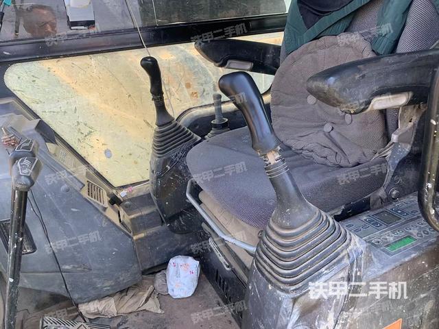 駕駛室整體（整機(jī)外觀）