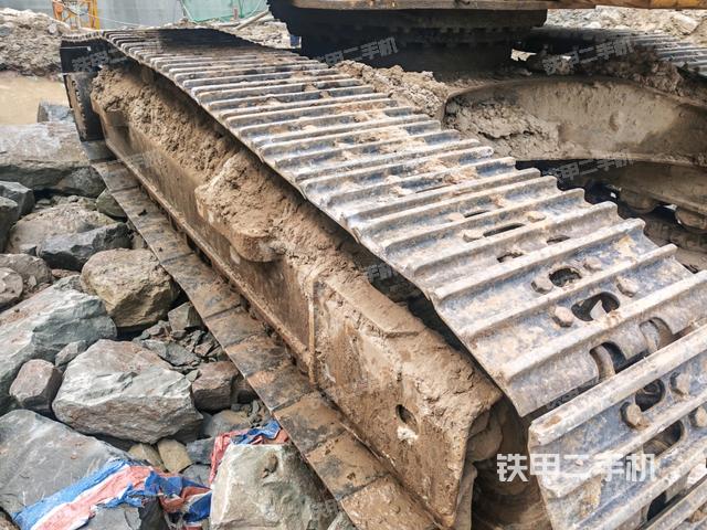 右側(cè)履帶整體(行走機構(gòu)) 右側(cè)履帶整體(行走機構(gòu))