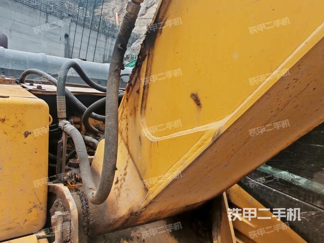 大臂根部?斜視(工作和回轉(zhuǎn)裝置) 大臂根部?斜視(工作和回轉(zhuǎn)裝置)