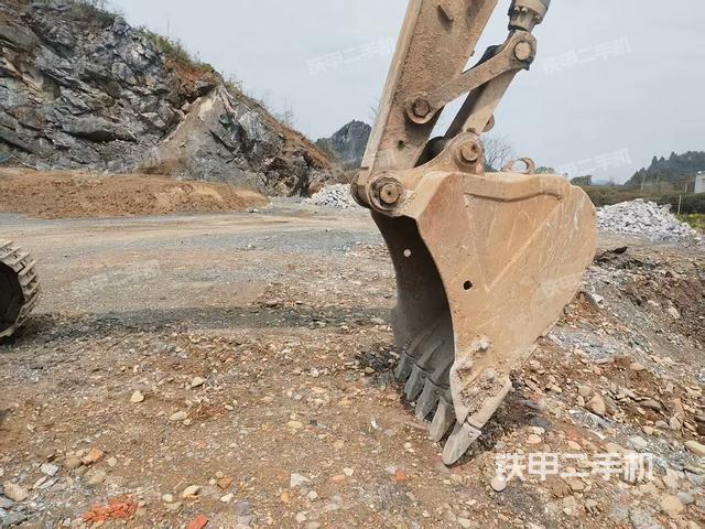 小臂整體左后（工作和回轉(zhuǎn)裝置）