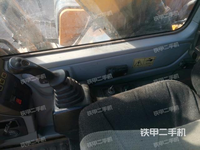 座椅右側(cè)控制臺(tái)/鑰匙門/油門/含右手柄（駕駛室部分）