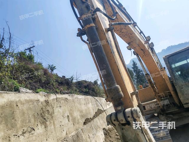 小臂整體左后（工作和回轉裝置）