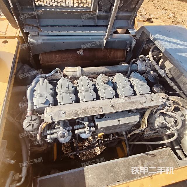 發(fā)動機(jī)整體俯視（整機(jī)外觀）