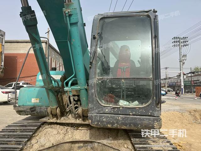 駕駛室整體（整機(jī)外觀）