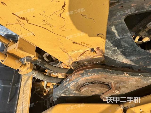 大臂根部?斜視(工作和回轉(zhuǎn)裝置) 大臂根部?斜視(工作和回轉(zhuǎn)裝置)