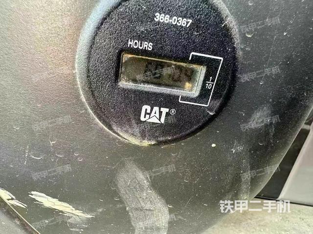駕駛室整體(整機(jī)外觀) 駕駛室整體(整機(jī)外觀)