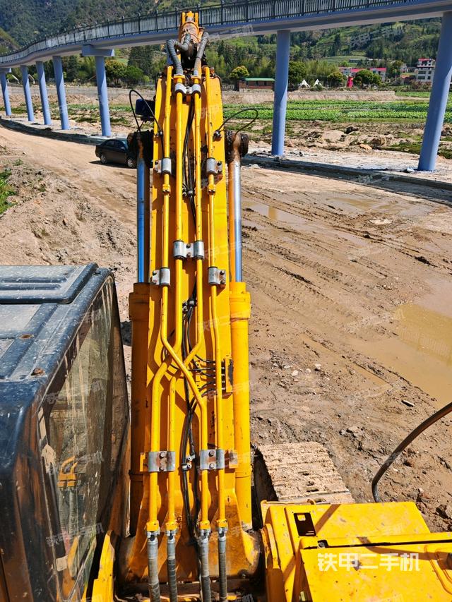 大臂根部?斜視（工作和回轉(zhuǎn)裝置）