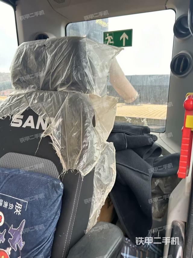后窗玻璃角標(biāo)(駕駛室部分) 后窗玻璃角標(biāo)(駕駛室部分)