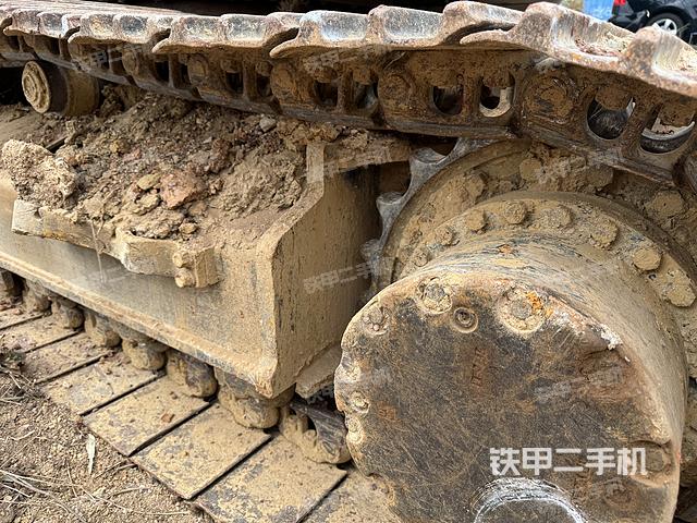 單側(cè)履帶整體(整機外觀) 單側(cè)履帶整體(整機外觀)