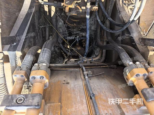 中央回轉(zhuǎn)接頭特寫(上車部件) 中央回轉(zhuǎn)接頭特寫(上車部件)