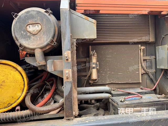 駕駛室頂部(整機外觀) 駕駛室頂部(整機外觀)