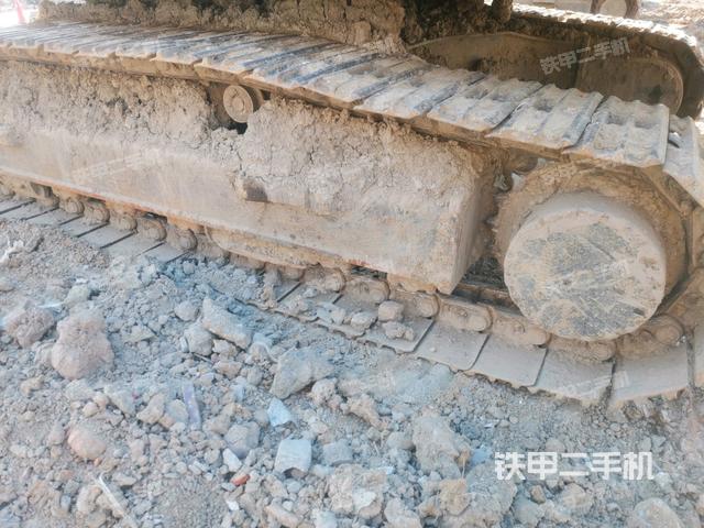 右側(cè)履帶整體(行走機(jī)構(gòu)) 右側(cè)履帶整體(行走機(jī)構(gòu))