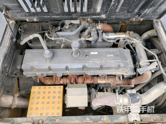 水箱+風(fēng)扇特寫(xiě)(上車(chē)部件) 水箱+風(fēng)扇特寫(xiě)(上車(chē)部件)