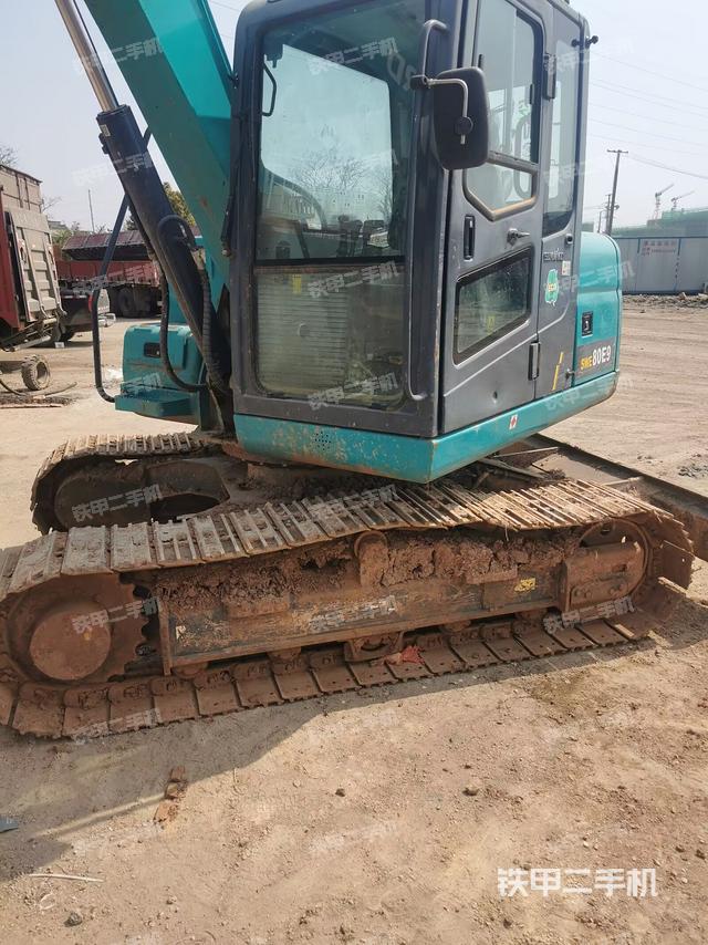 駕駛室整體（整機外觀）