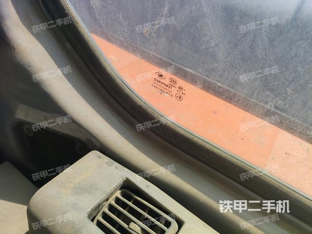 后窗玻璃角標(駕駛室部分) 后窗玻璃角標(駕駛室部分)