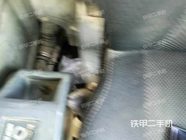 駕駛室正側(cè)(駕駛室部分) 駕駛室正側(cè)(駕駛室部分)