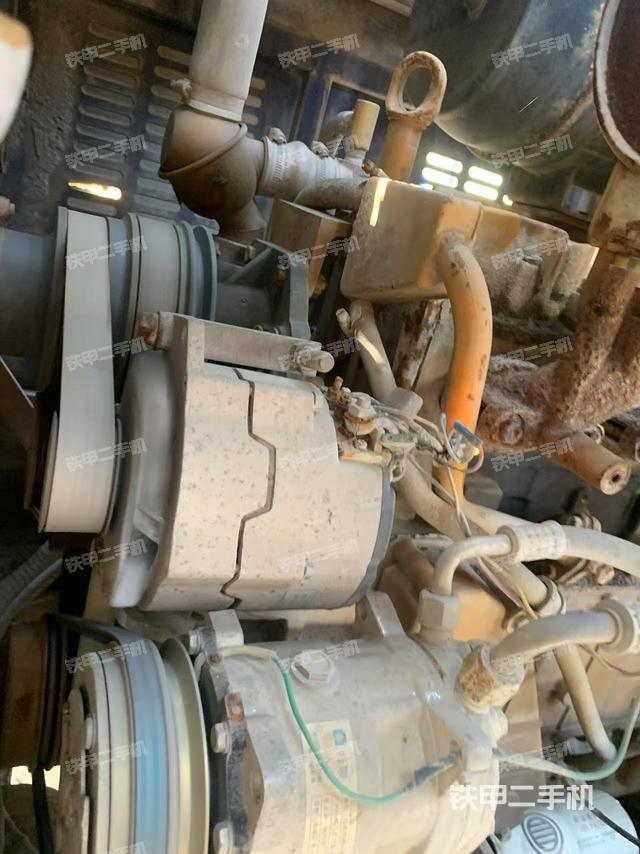 發(fā)動機右側(cè)（整機外觀及大件）