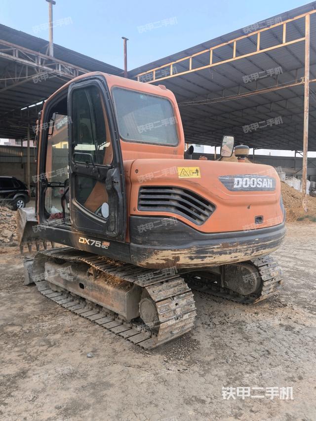 左后45(整機(jī)外觀) 左后45(整機(jī)外觀)