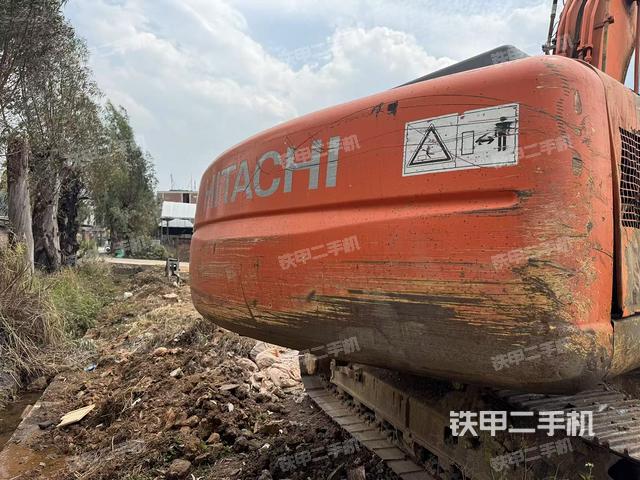 整機右后45°(整機外觀) 整機右后45°(整機外觀)