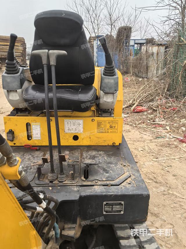 駕駛室整體（整機外觀）