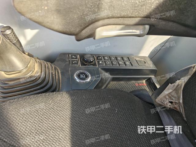 座椅左側(cè)控制臺(tái)/音響/含左手柄（駕駛室部分）