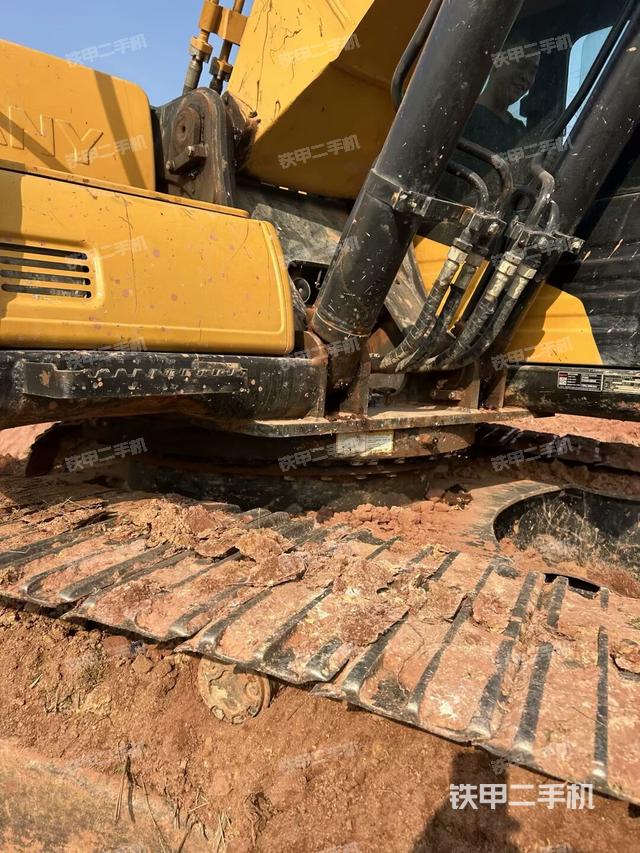 大臂油缸整體?豎拍(工作和回轉(zhuǎn)裝置) 大臂油缸整體?豎拍(工作和回轉(zhuǎn)裝置)