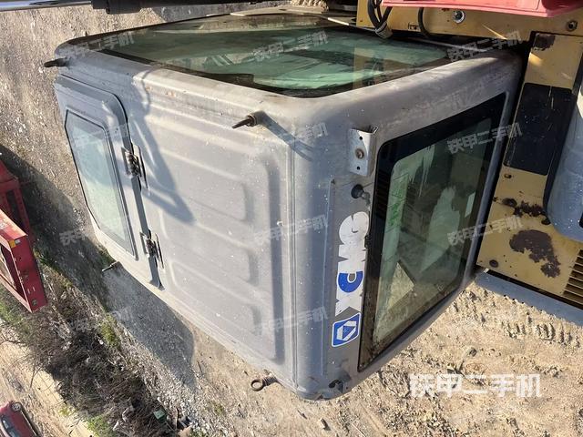 駕駛室頂部(整機(jī)外觀) 駕駛室頂部(整機(jī)外觀)