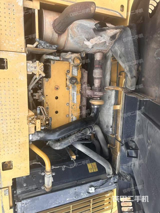 發(fā)動機整體俯視(整機外觀) 發(fā)動機整體俯視(整機外觀)