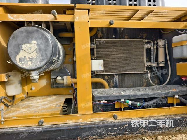 散熱器正面（大件艙室）