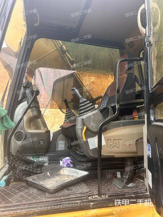 駕駛室整體(整機外觀) 駕駛室整體(整機外觀)