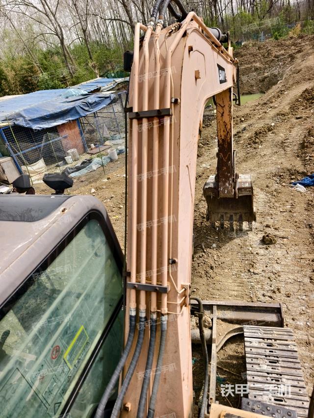 大臂背部俯視（工作和回轉(zhuǎn)裝置）