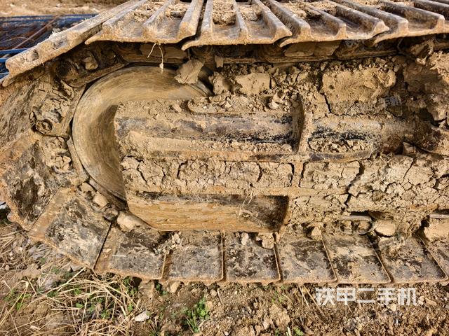 左驅(qū)動輪（行走機構(gòu)）