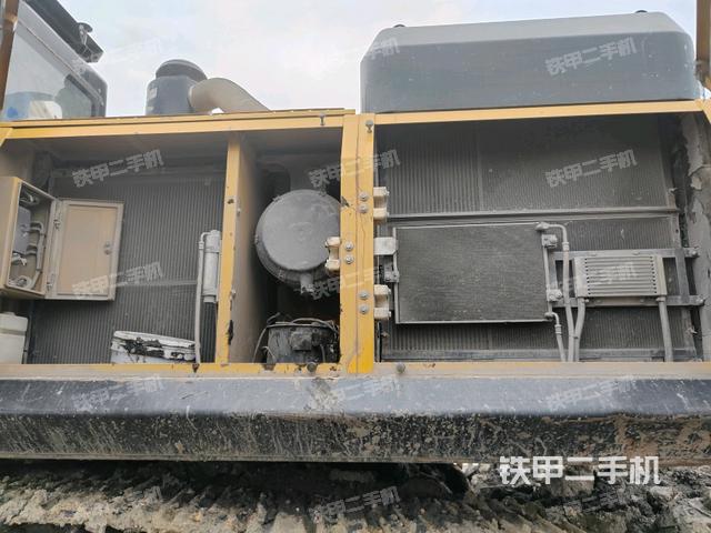 散熱器正面(大件艙室) 散熱器正面(大件艙室)