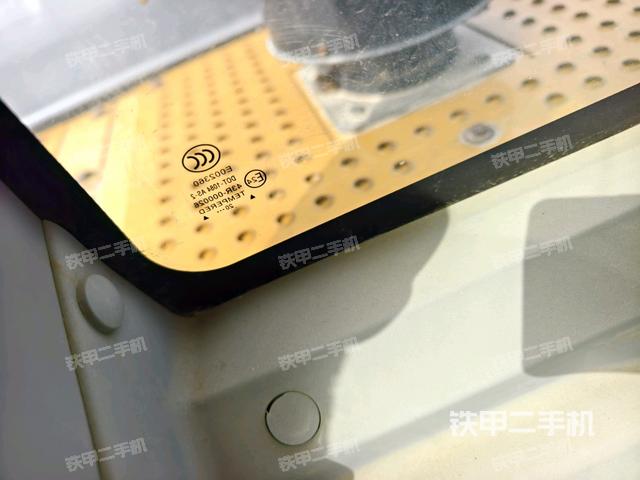 后窗玻璃角標（駕駛室部分）