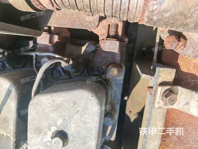 中央回轉接頭特寫（上車部件）