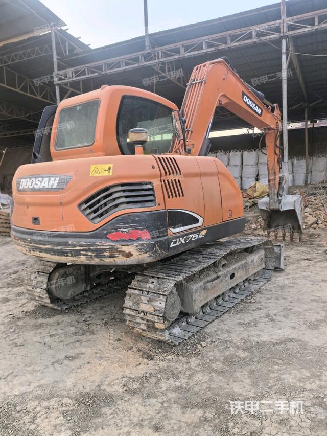 右后45(整機(jī)外觀) 右后45(整機(jī)外觀)