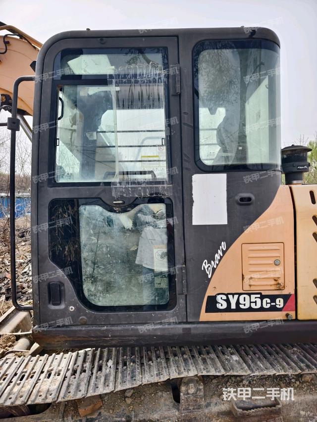 ?駕駛室正側(cè)（駕駛室部分）