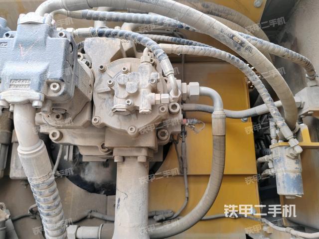 液壓泵斜45?右(大件艙室) 液壓泵斜45?右(大件艙室)